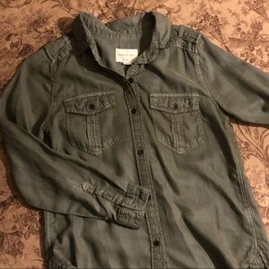 American Eagle button down shirt